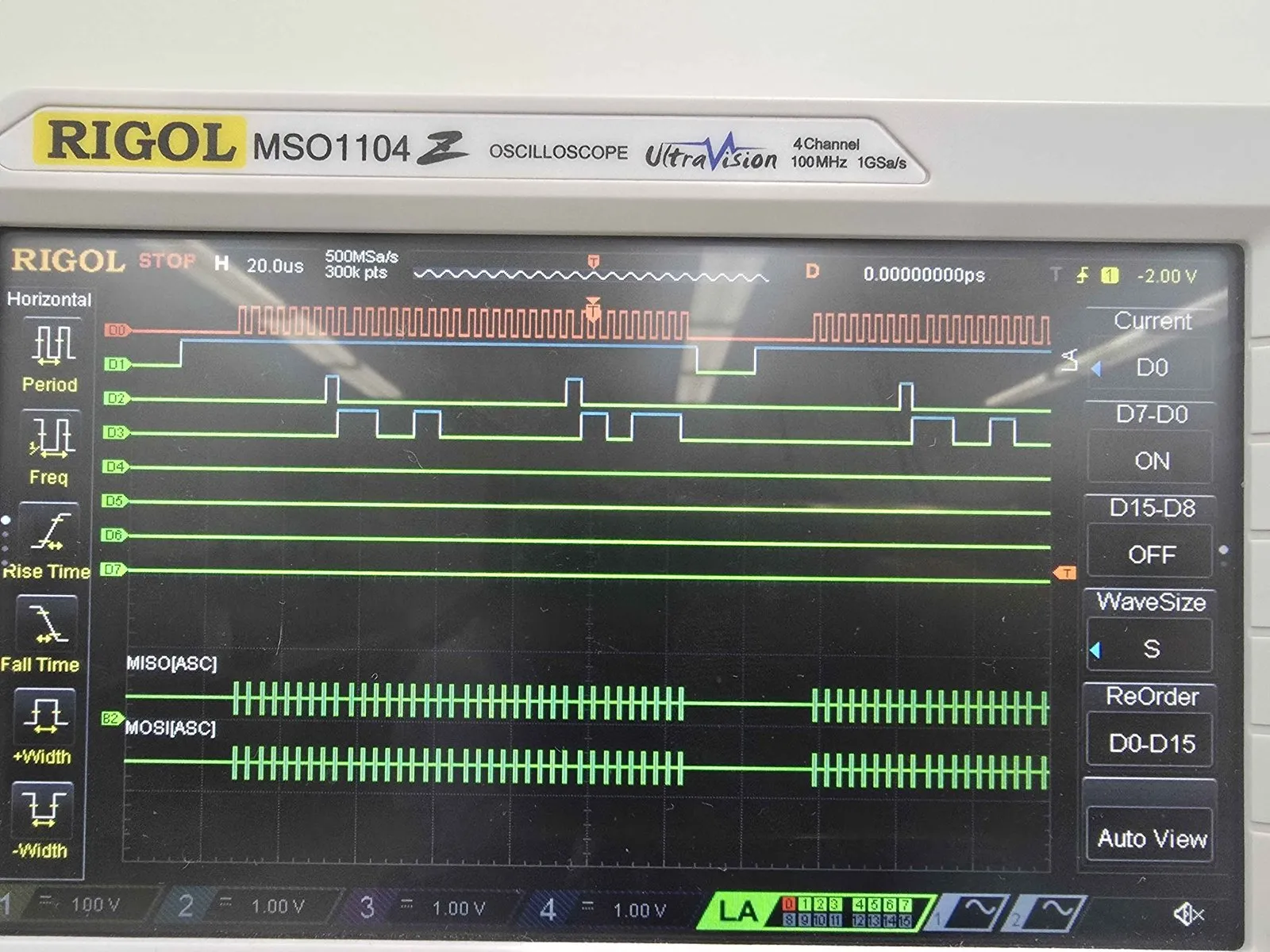 A single temperature read on the logic analyzer